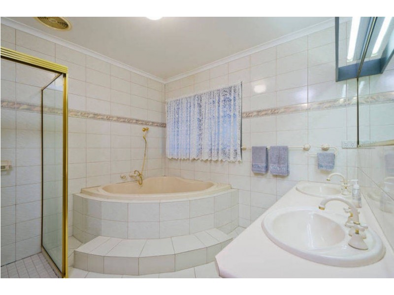 17 Kingston Boulevard, Hoppers Crossing VIC 3029