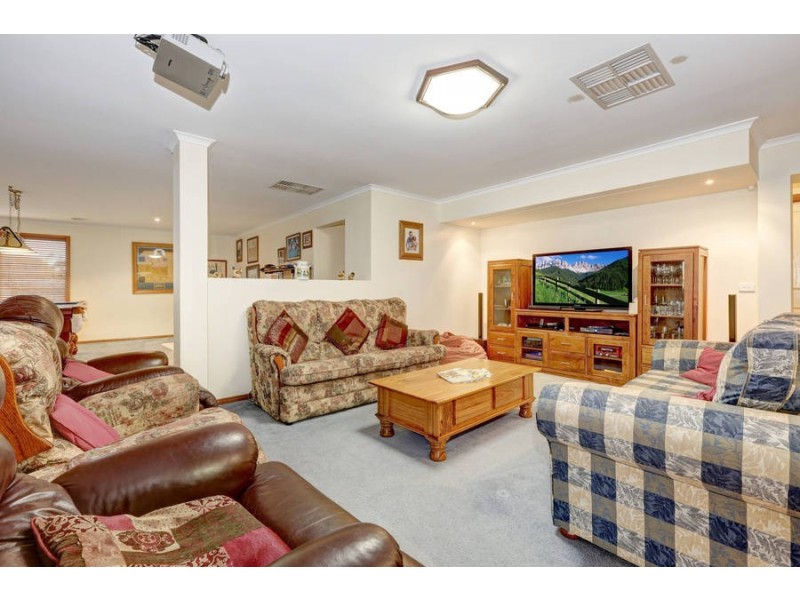 35 St Andrews Drive, Werribee VIC 3030