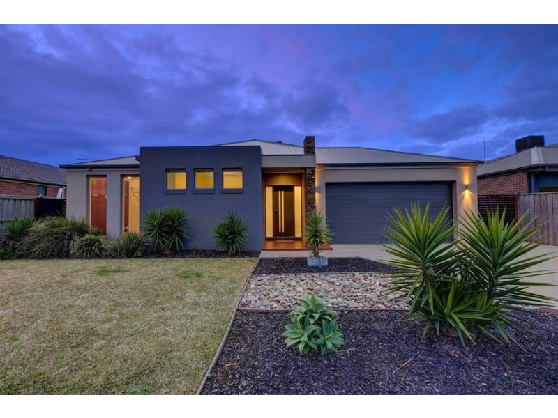 6 Grand Place, Tarneit VIC 3029