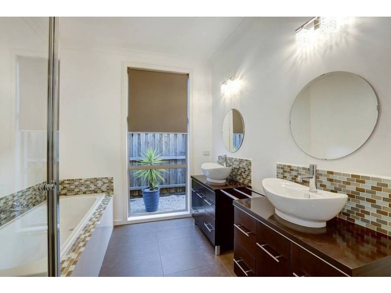 6 Grand Place, Tarneit VIC 3029