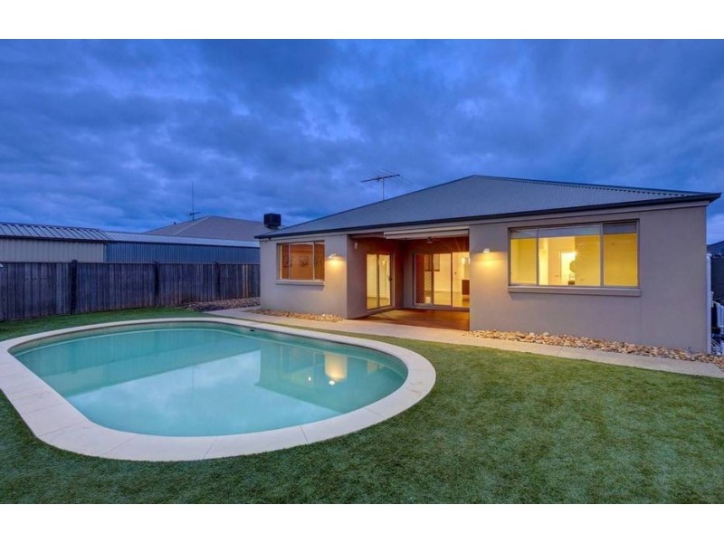 6 Grand Place, Tarneit VIC 3029