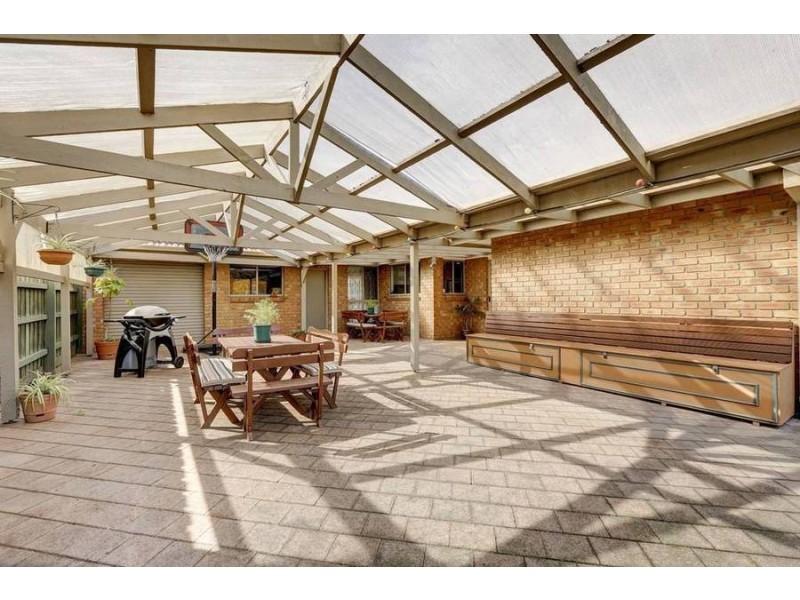 2 Grevillea Crescent, Hoppers Crossing VIC 3029