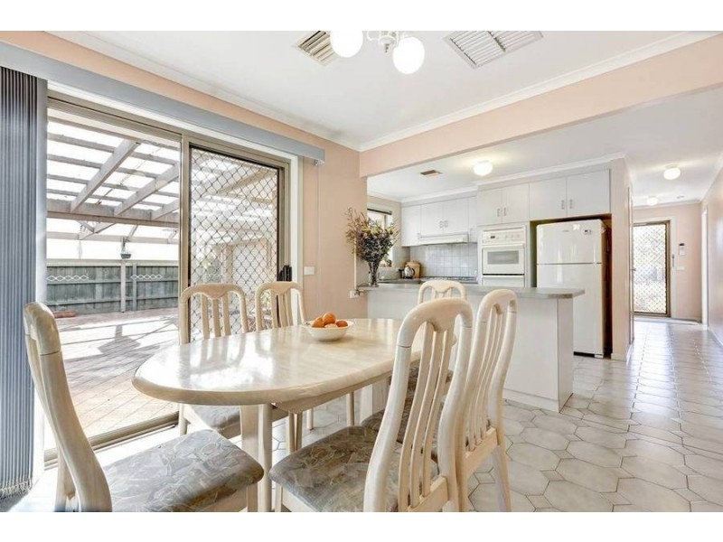 2 Grevillea Crescent, Hoppers Crossing VIC 3029