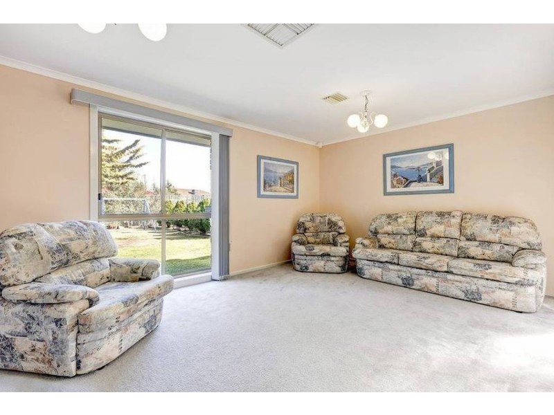 2 Grevillea Crescent, Hoppers Crossing VIC 3029