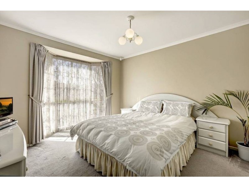 2 Grevillea Crescent, Hoppers Crossing VIC 3029
