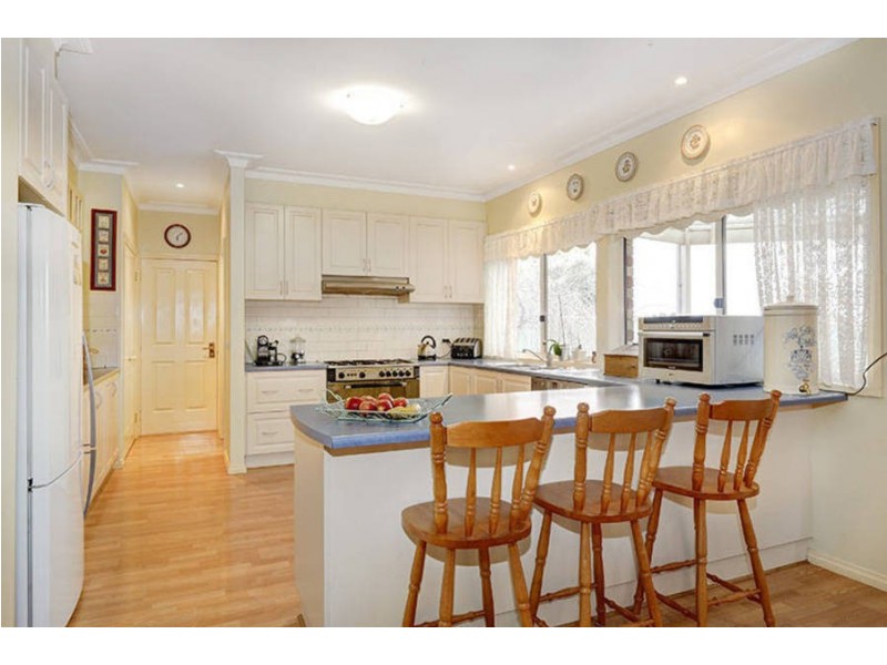27 St Andrews Drive, Werribee VIC 3030