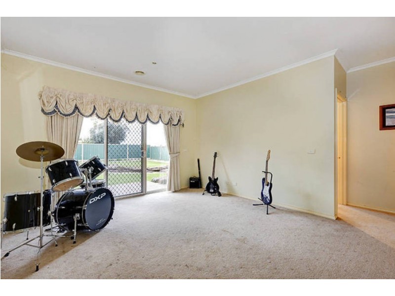27 St Andrews Drive, Werribee VIC 3030