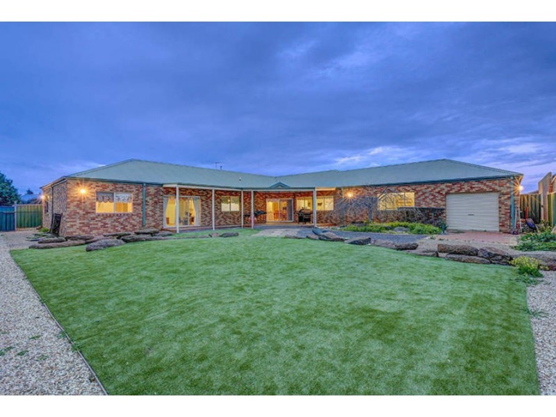 27 St Andrews Drive, Werribee VIC 3030