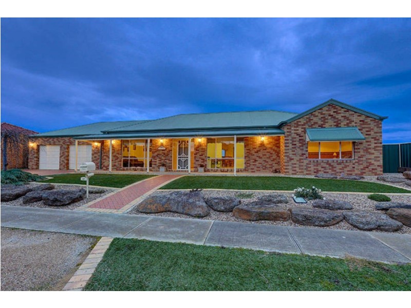 27 St Andrews Drive, Werribee VIC 3030