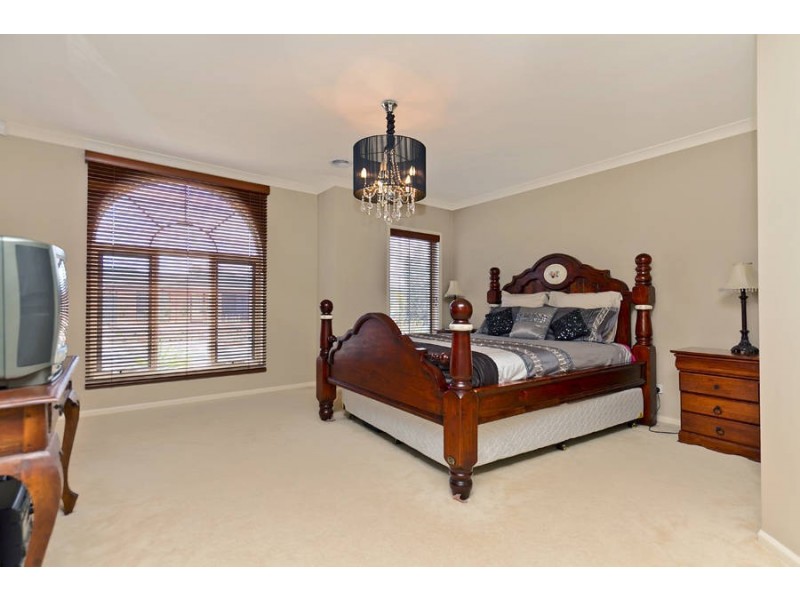 6 Ashburton Avenue, Wyndham Vale VIC 3024