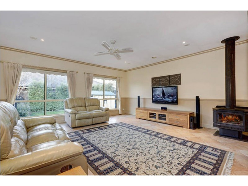 32 Thomas Carr Drive, Tarneit VIC 3029