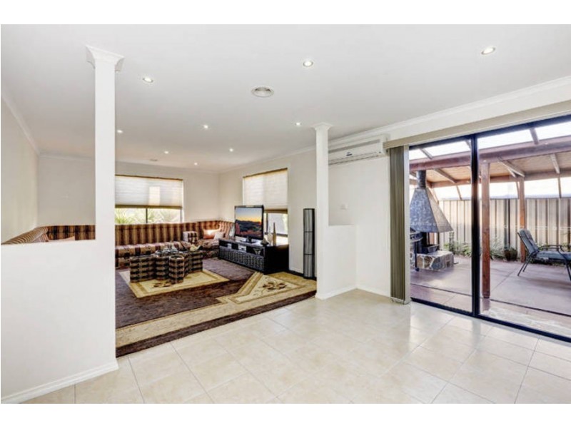 17 Hollows Circuit, Tarneit VIC 3029