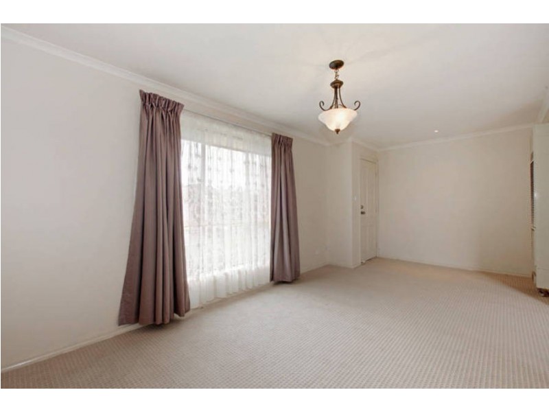 33 Dongala Drive, Werribee VIC 3030