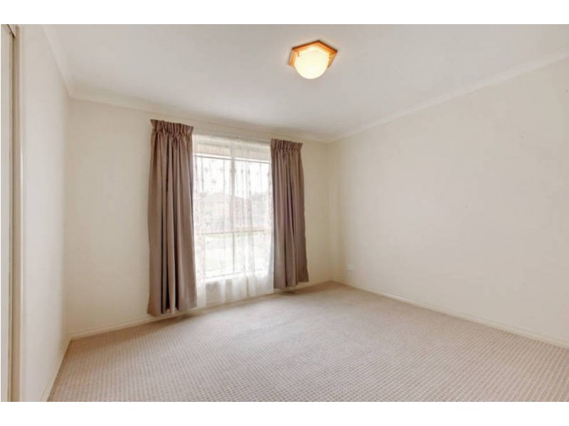 33 Dongala Drive, Werribee VIC 3030