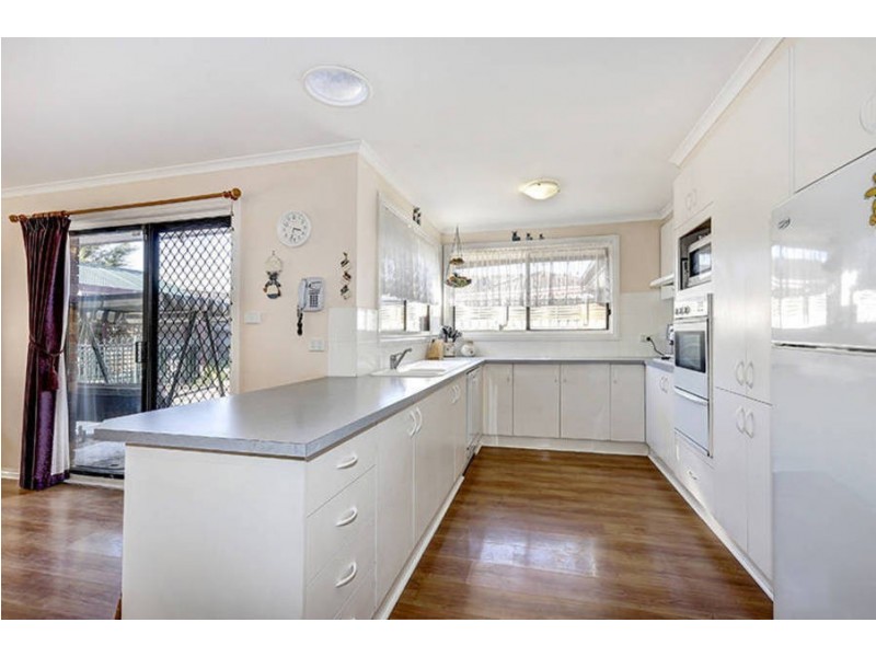 6 Karinya Close, Werribee VIC 3030