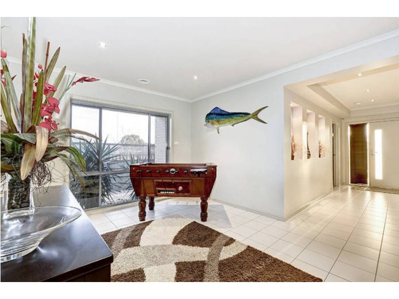 8 Whyalla Gardens, Tarneit VIC 3029