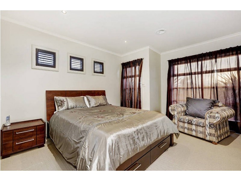 8 Whyalla Gardens, Tarneit VIC 3029