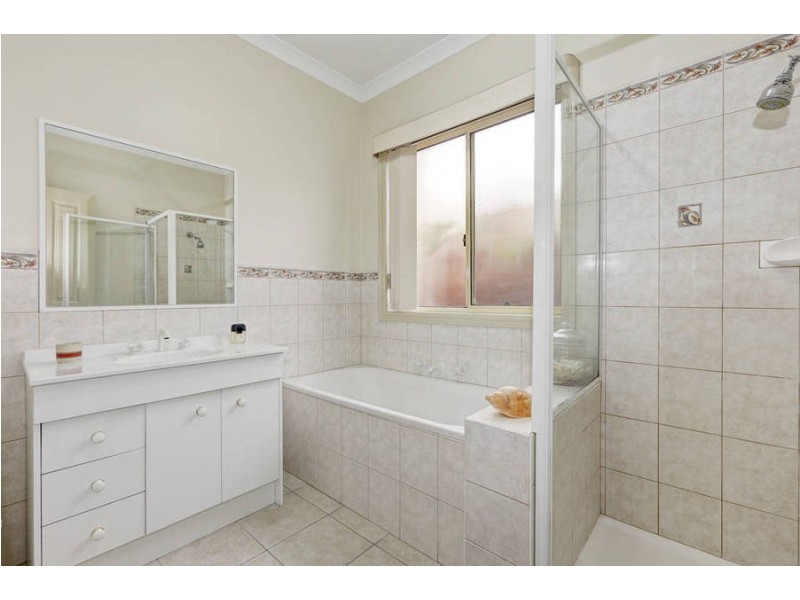 2/3 Hayley Street, Hoppers Crossing VIC 3029