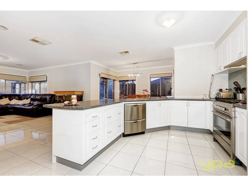 2 James Austin Place, Hoppers Crossing VIC 3029