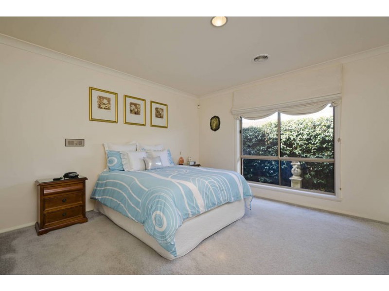 8 Tillbush Close, Hoppers Crossing VIC 3029
