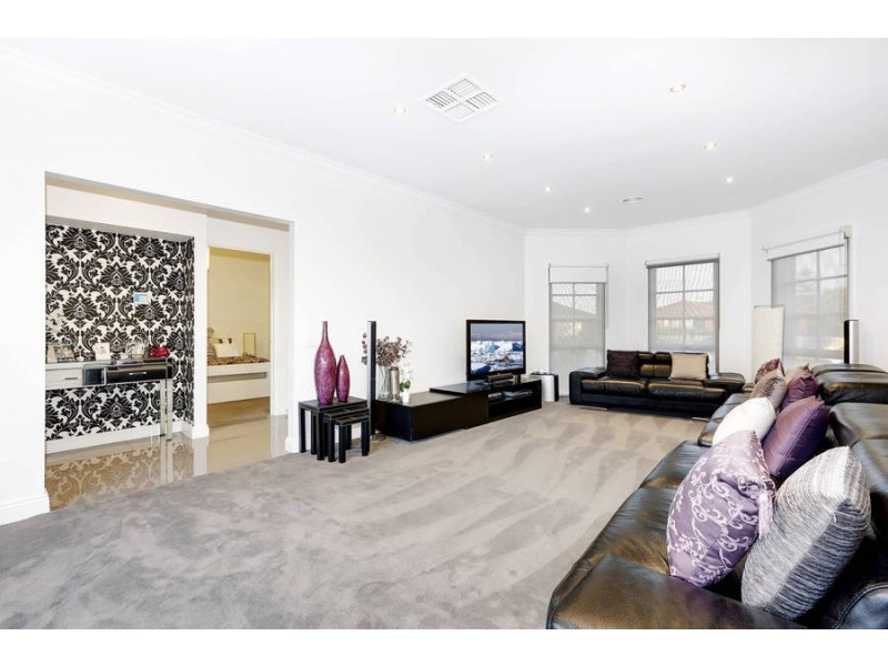 13 Sier Avenue, Hoppers Crossing VIC 3029