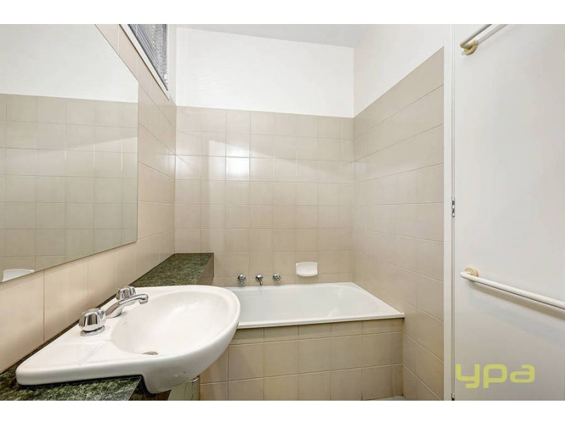 1/8-10 Melita Avenue, Werribee VIC 3030