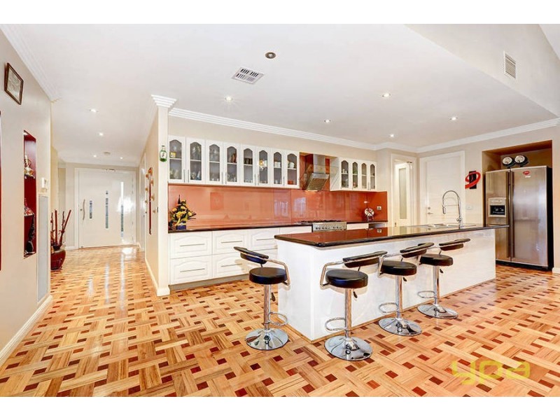 33 Bristlebird Way, Williams Landing VIC 3027