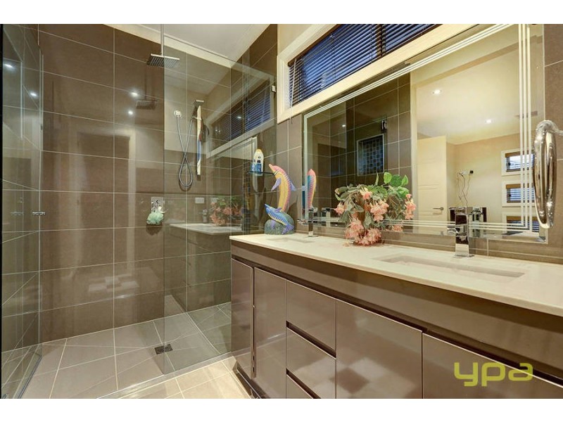 33 Bristlebird Way, Williams Landing VIC 3027