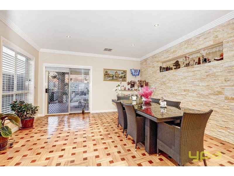 33 Bristlebird Way, Williams Landing VIC 3027