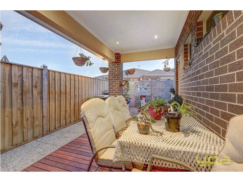 33 Bristlebird Way, Williams Landing VIC 3027