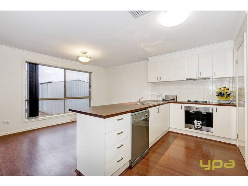 2/21 Stable Drive, Truganina VIC 3029