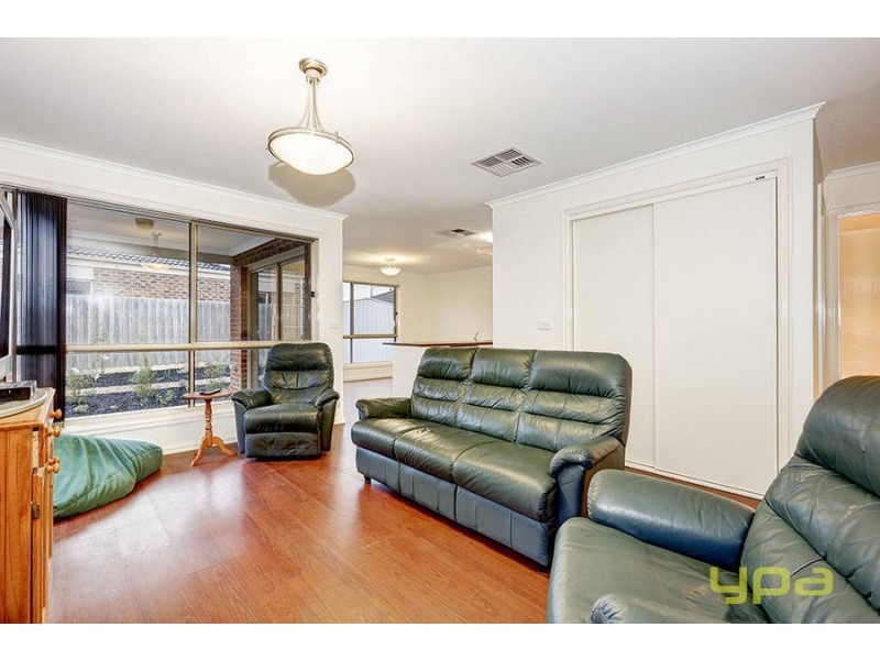 2/21 Stable Drive, Truganina VIC 3029