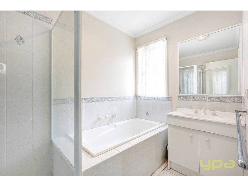 4 Lyon Court, Hoppers Crossing VIC 3029