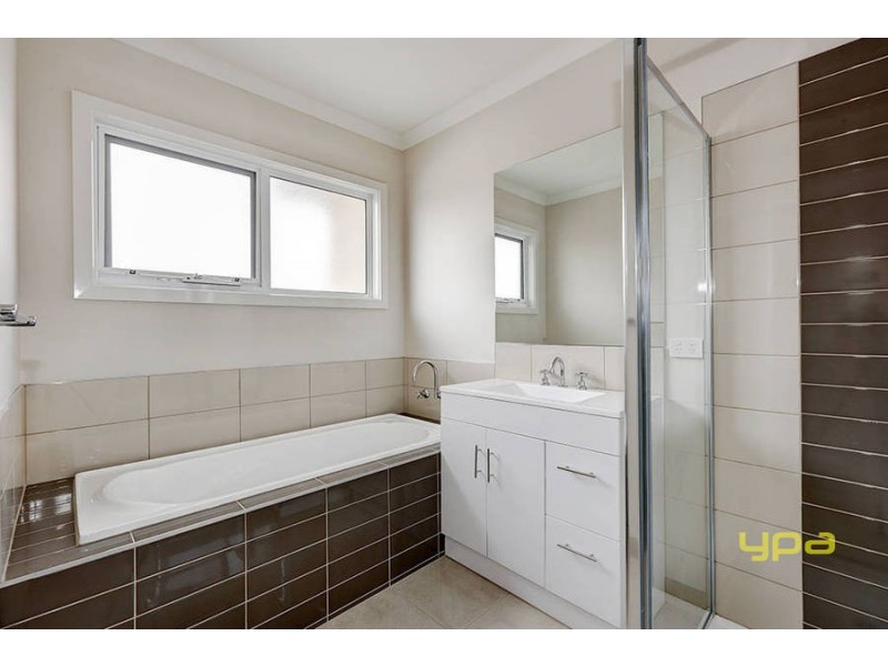 2/5 Yarrabee Drive, Hoppers Crossing VIC 3029