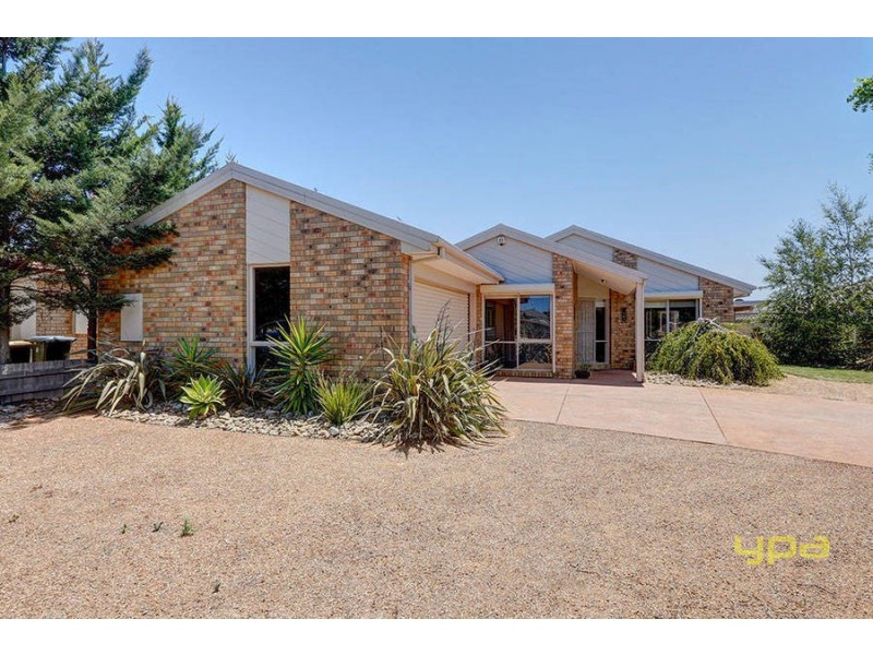 332 Hogans Road, Hoppers Crossing VIC 3029