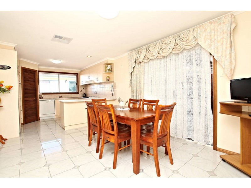 15 Whitsunday Drive, Hoppers Crossing VIC 3029