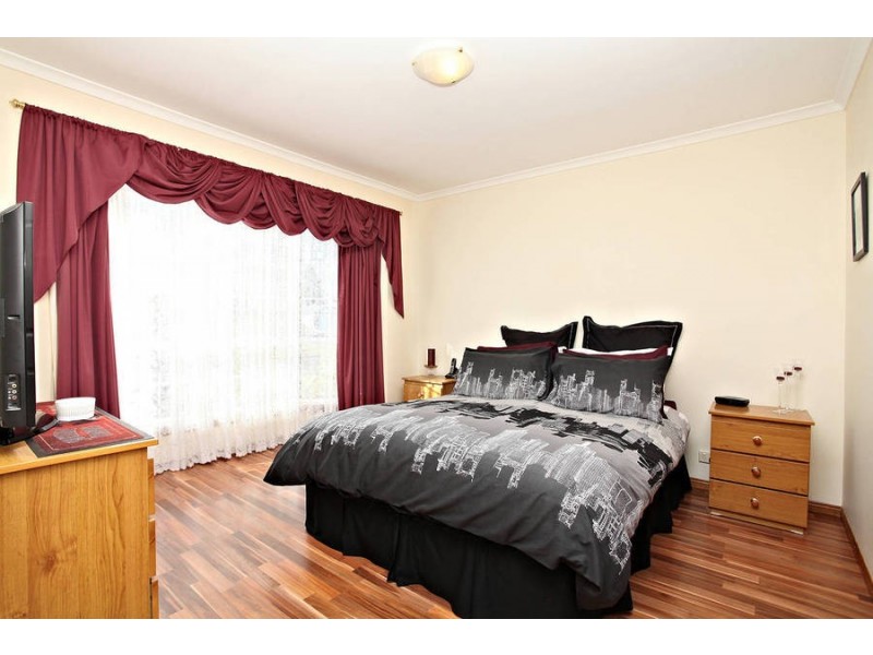 15 Whitsunday Drive, Hoppers Crossing VIC 3029