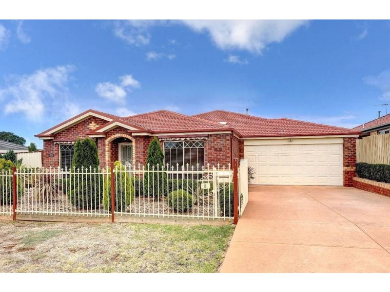 8 St Michael Drive, Tarneit VIC 3029