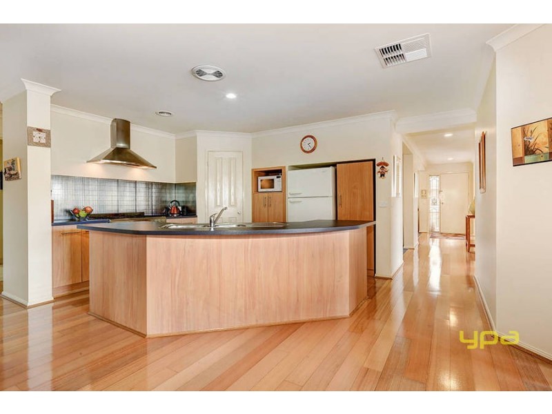 8 St Michael Drive, Tarneit VIC 3029