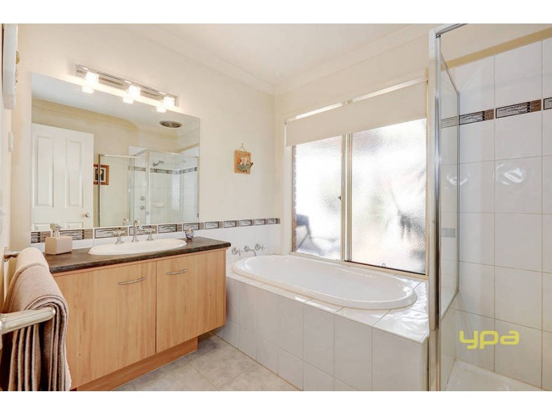 8 St Michael Drive, Tarneit VIC 3029