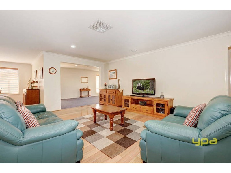 8 St Michael Drive, Tarneit VIC 3029
