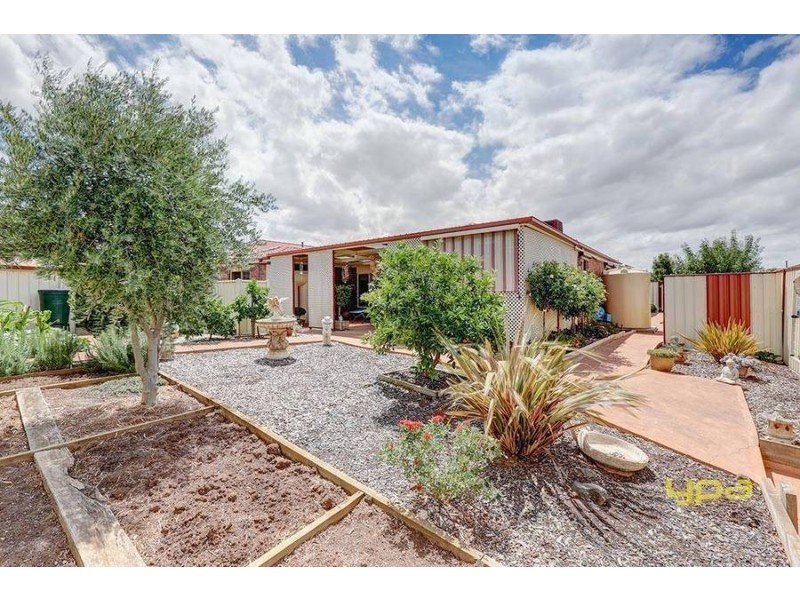 8 St Michael Drive, Tarneit VIC 3029