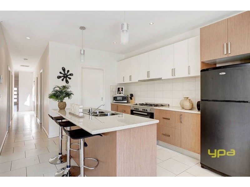 2/9 Barrot Avenue, Hoppers Crossing VIC 3029