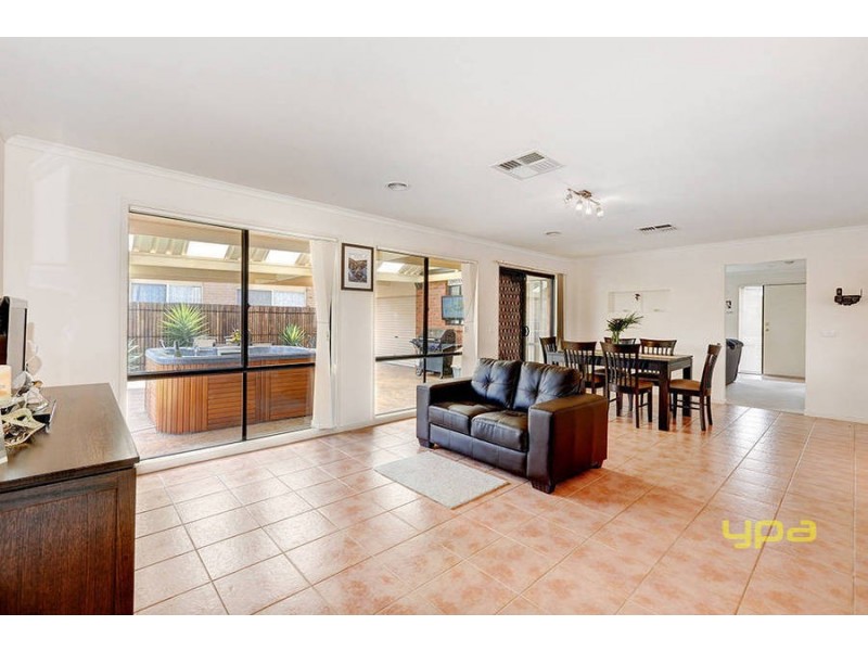 38 Breton Drive, Hoppers Crossing VIC 3029