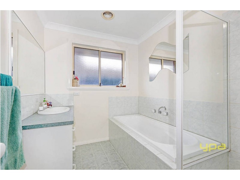 18 Doris Drive, Hoppers Crossing VIC 3029