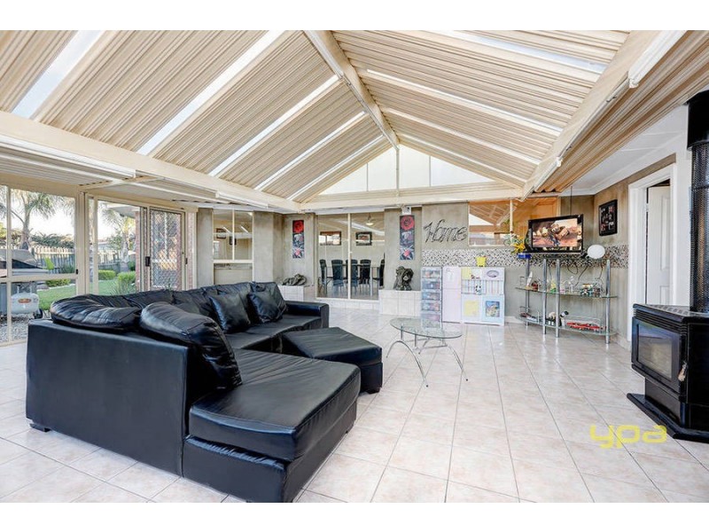 18 Doris Drive, Hoppers Crossing VIC 3029