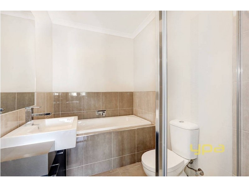 2/24 Brimpton Grove, Wyndham Vale VIC 3024