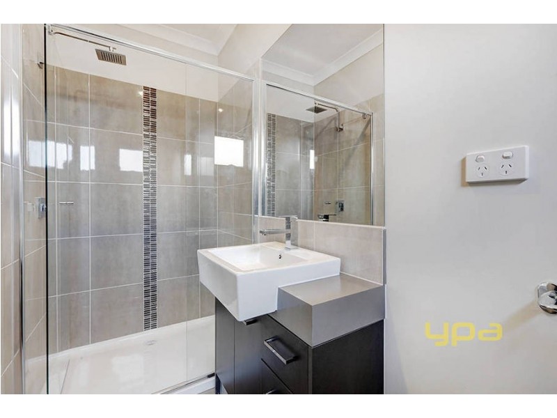 2/24 Brimpton Grove, Wyndham Vale VIC 3024