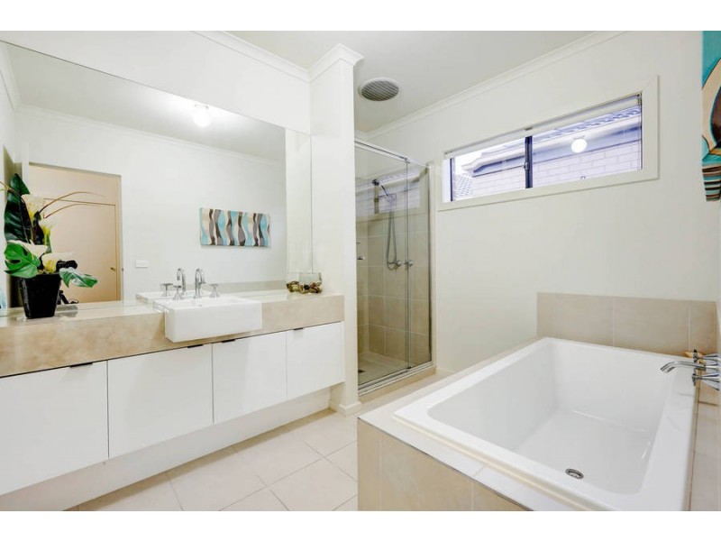 21 Lindrum Outlook, Tarneit VIC 3029