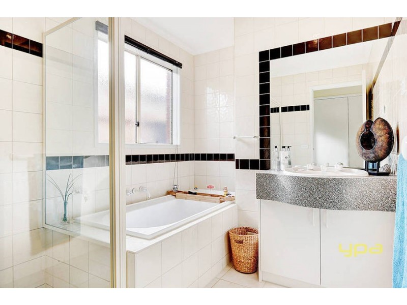 2 Fiona Court, Werribee VIC 3030